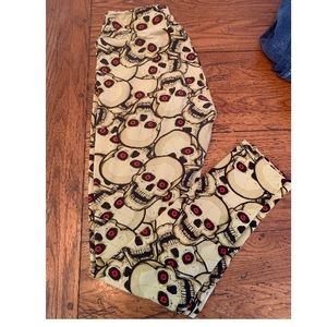 Lularoe skull leggings